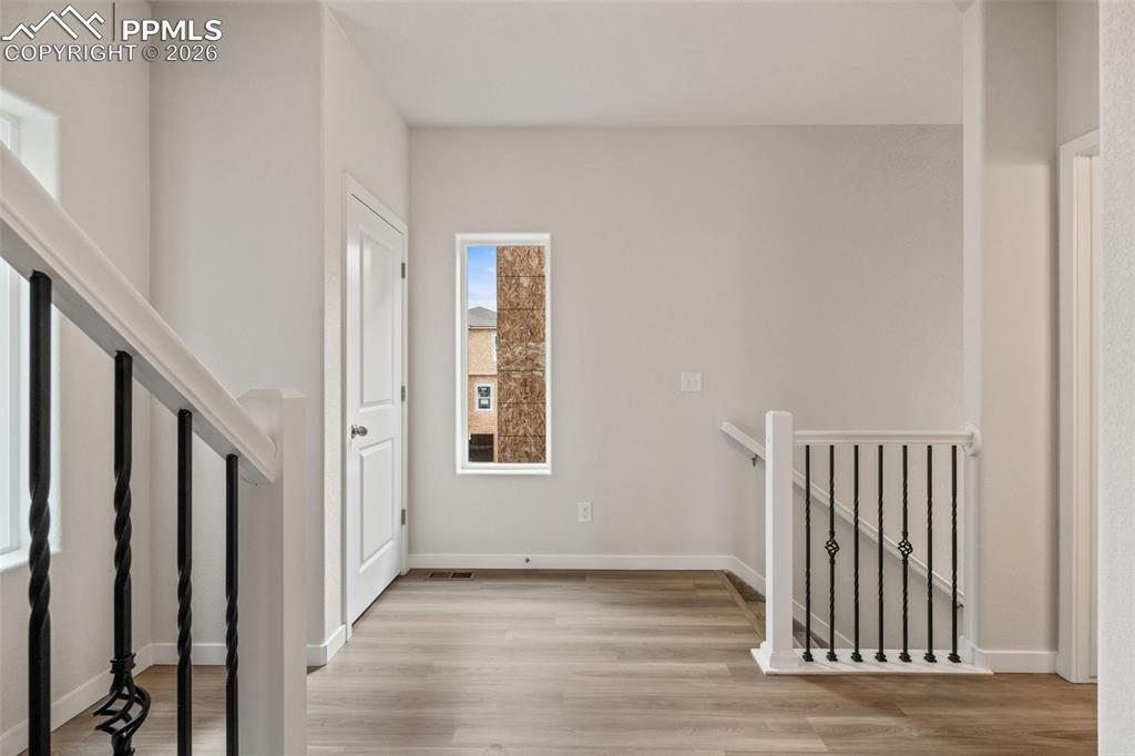 Image 18 of 19: Entry