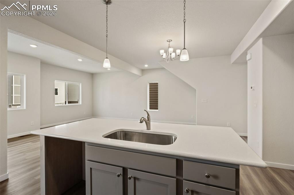 Image 4 of 19: Kitchen