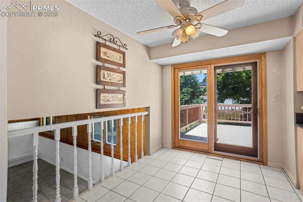 Image 23 of 25: Entry