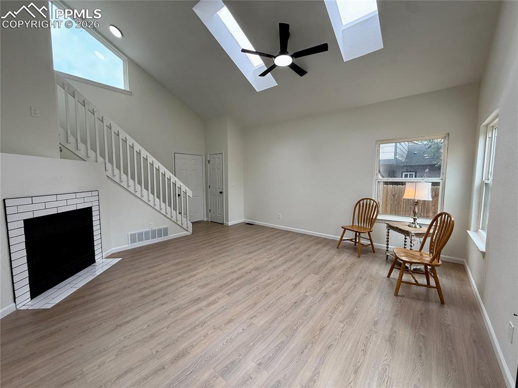 Image 4 of 29: Main Living Area