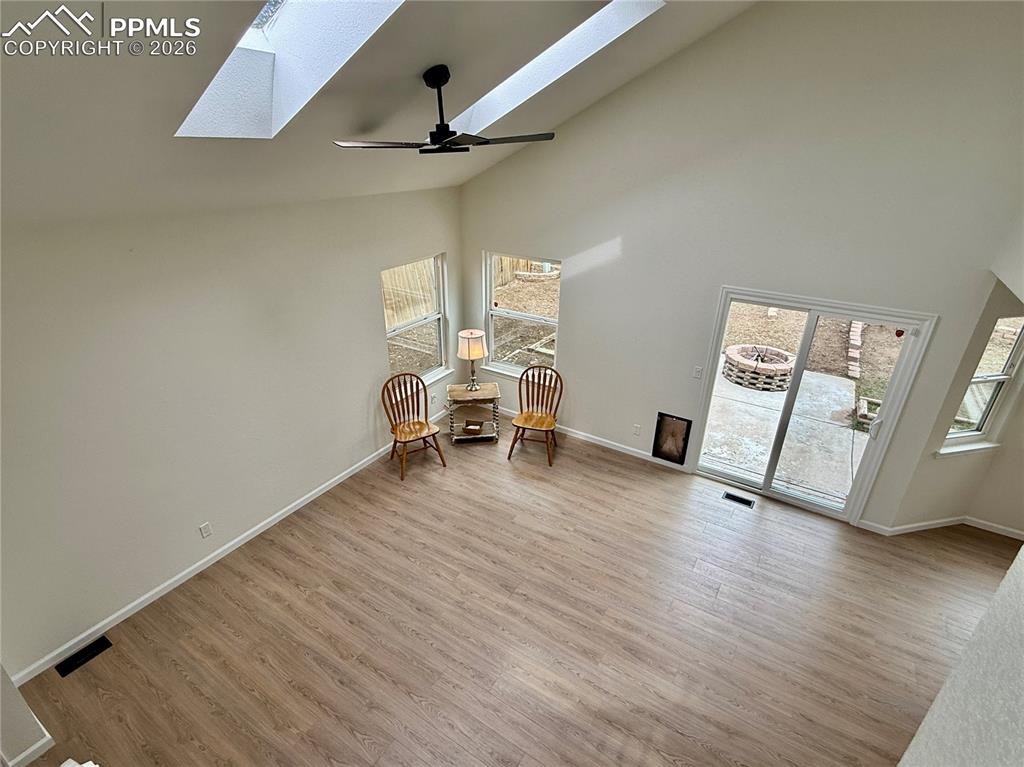 Image 5 of 29: Main Living Area