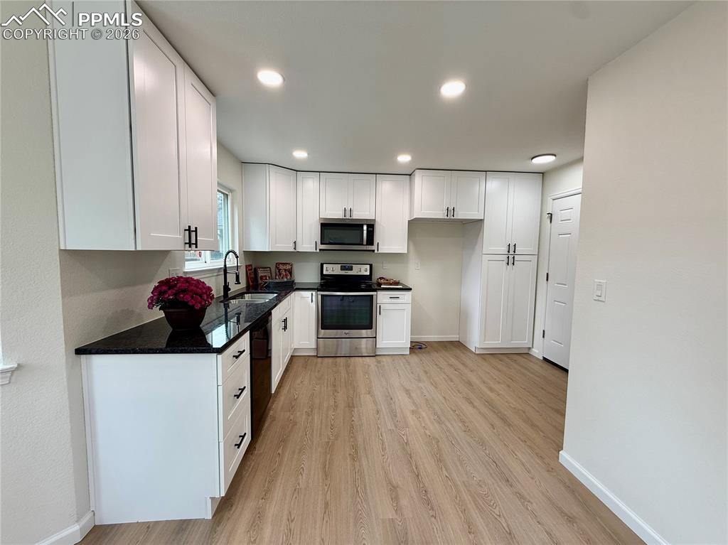 Image 8 of 29: Kitchen Area