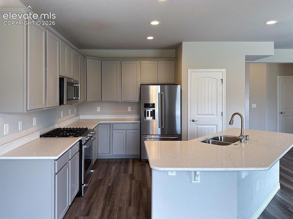 Image 6 of 30: Kitchen