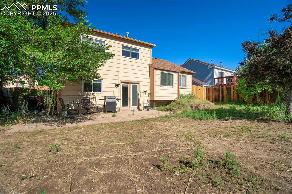 Image 34 of 43: Back of Structure