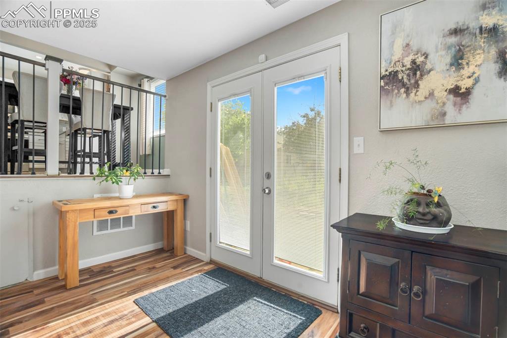 Image 7 of 43: Entry