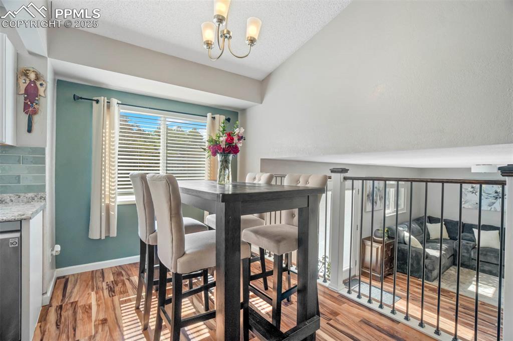 Image 9 of 43: Dining Area