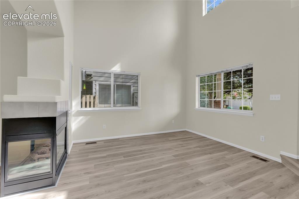 Image 12 of 30: Living Room