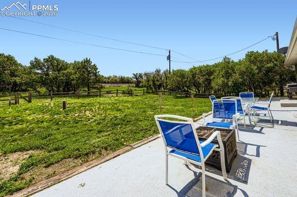 Image 5 of 30: Patio