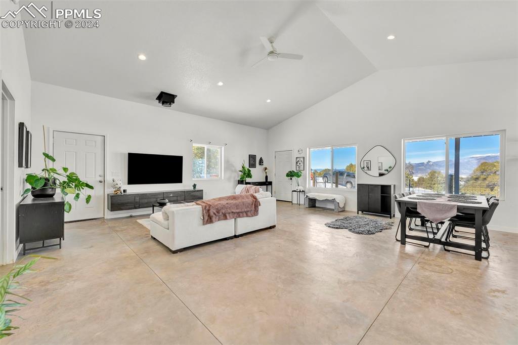 Image 11 of 31: Living Room