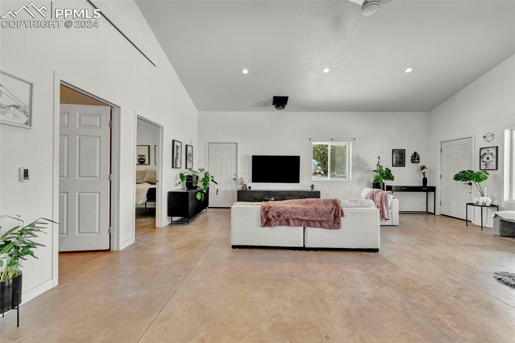 Image 12 of 31: Living Room