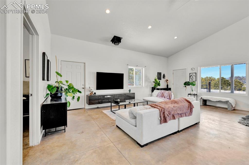 Image 9 of 31: Living Room