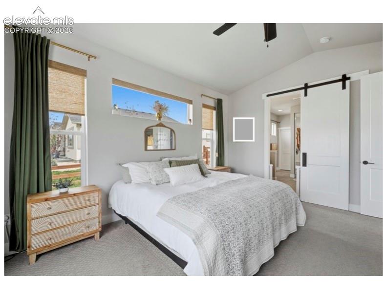 Image 19 of 44: Bedroom