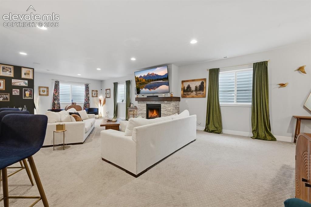 Image 31 of 44: Family Room
