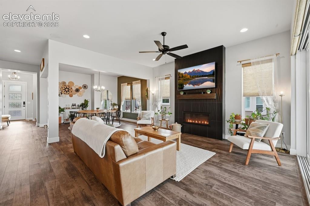 Image 9 of 44: Living Room
