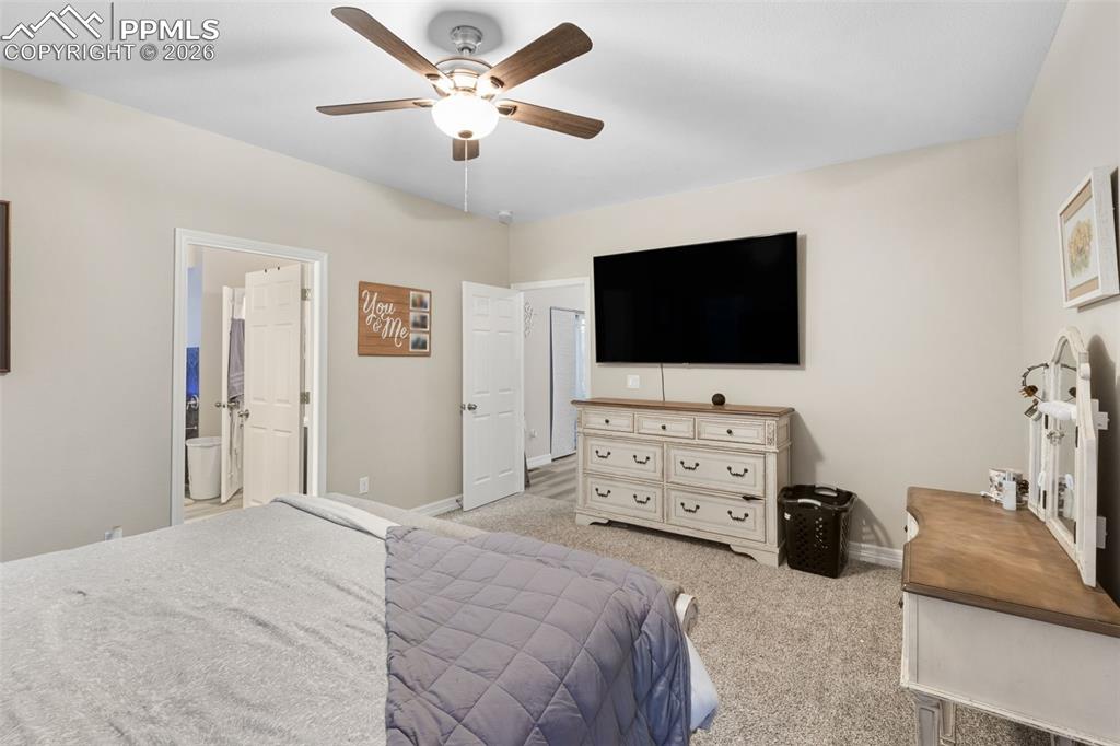 Image 20 of 34: Bedroom