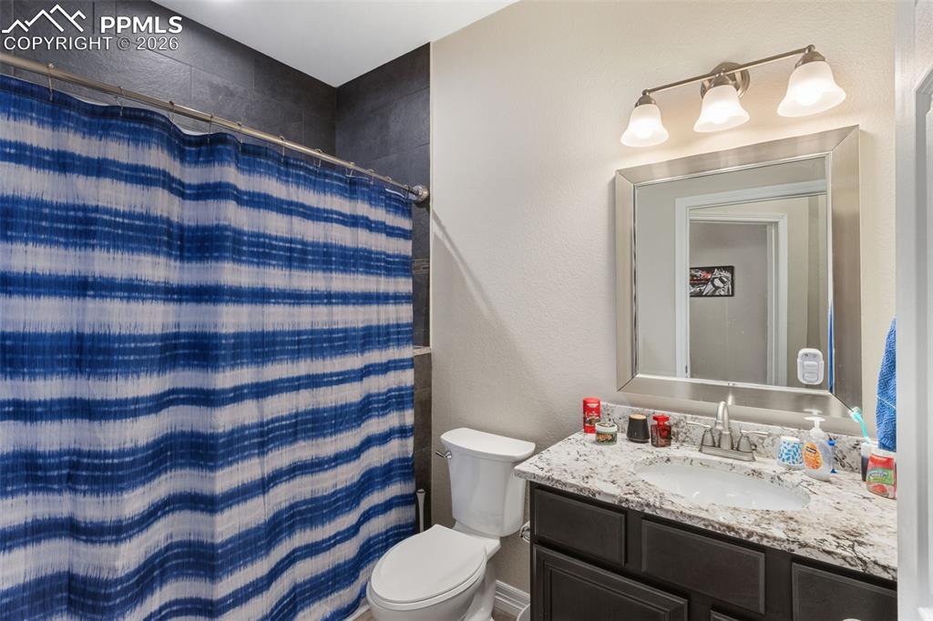 Image 26 of 34: Bathroom