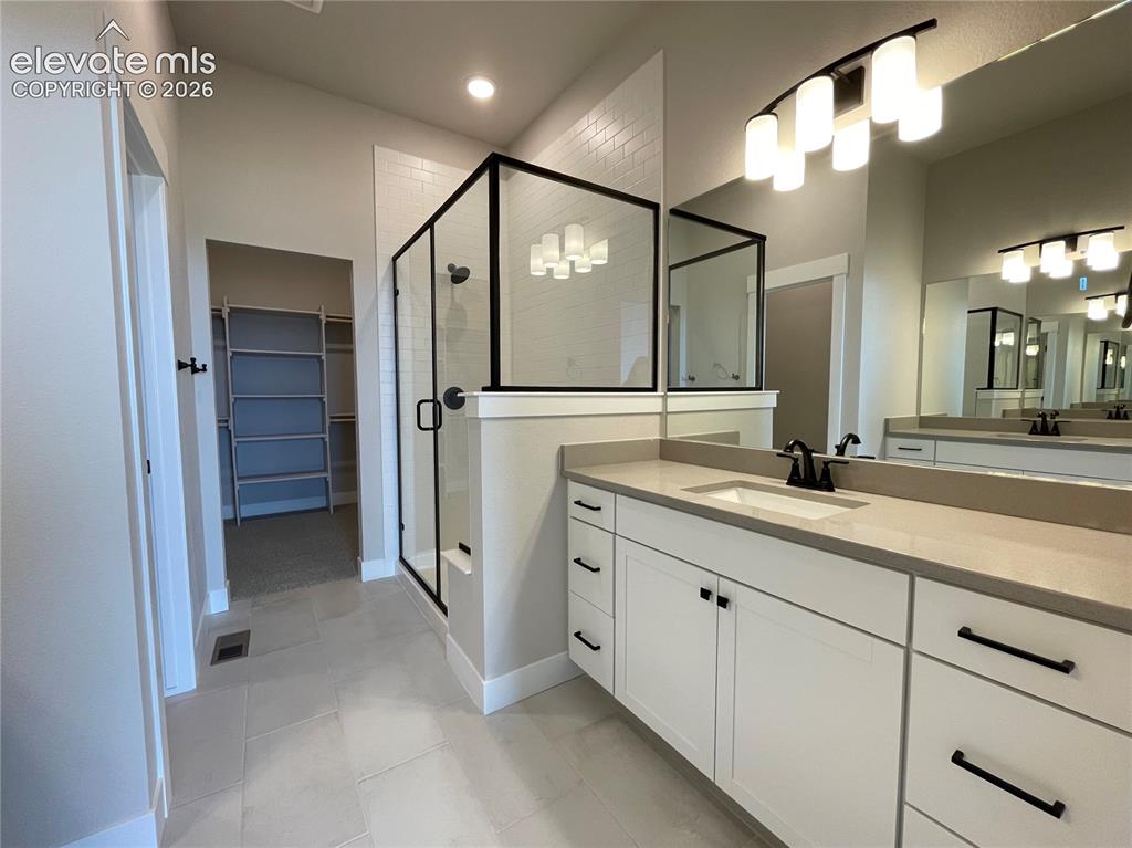 Image 5 of 10: Master Bathroom