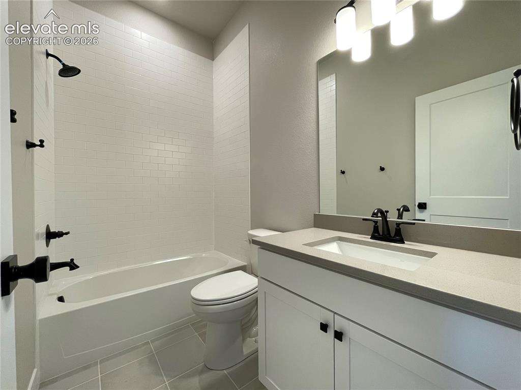 Image 6 of 10: Bathroom