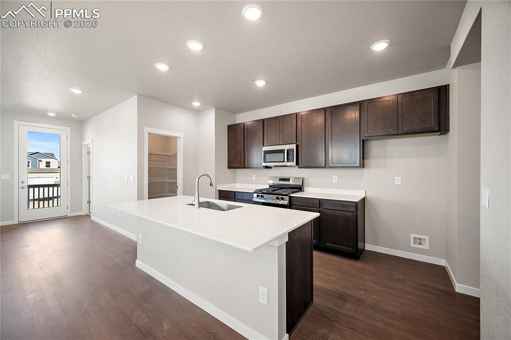 Image 10 of 42: Kitchen