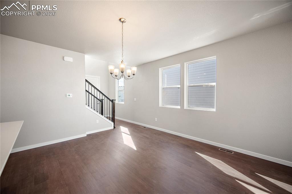 Image 11 of 42: Dining Area