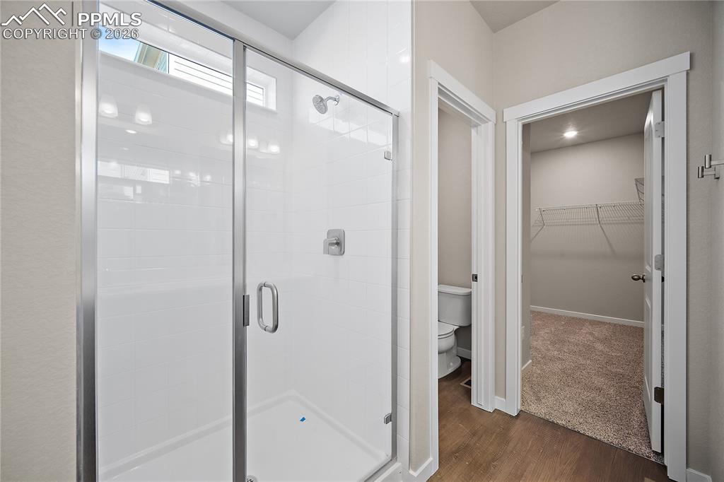 Image 20 of 42: Bathroom