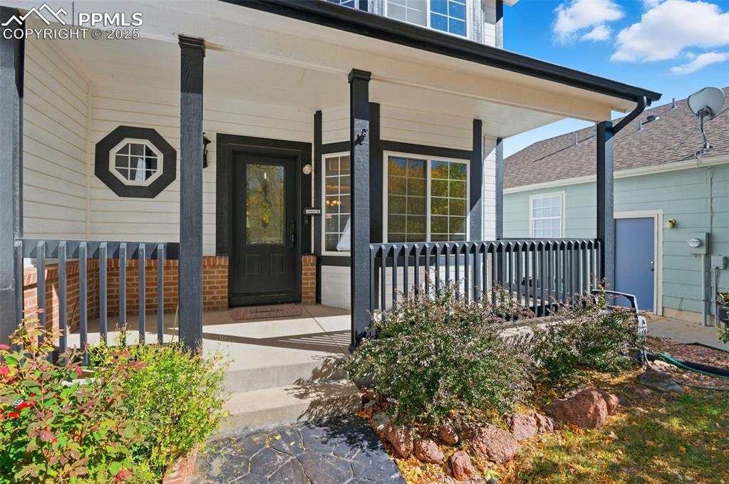 Image 4 of 50: Entry