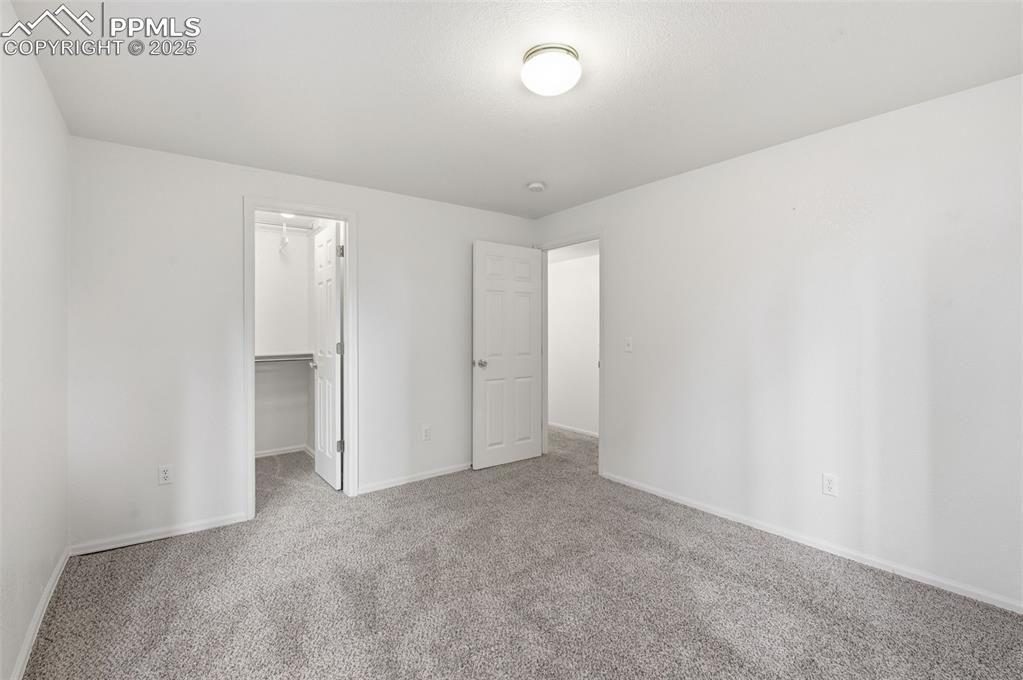 Image 41 of 50: Bedroom