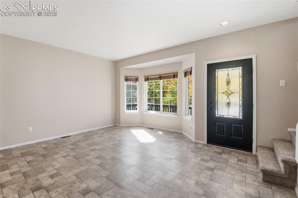 Image 8 of 50: Entry