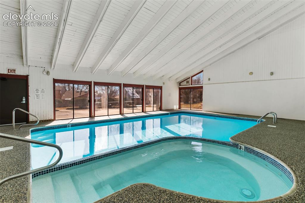 Image 21 of 23: Pool