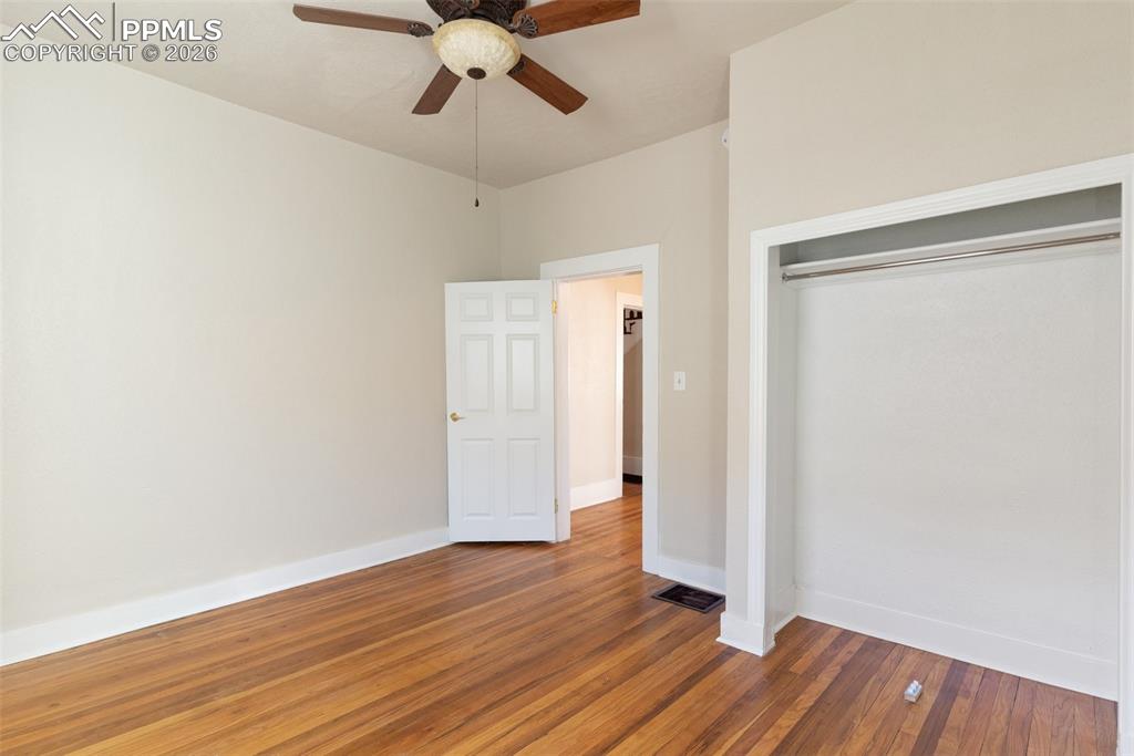 Image 25 of 43: Bedroom