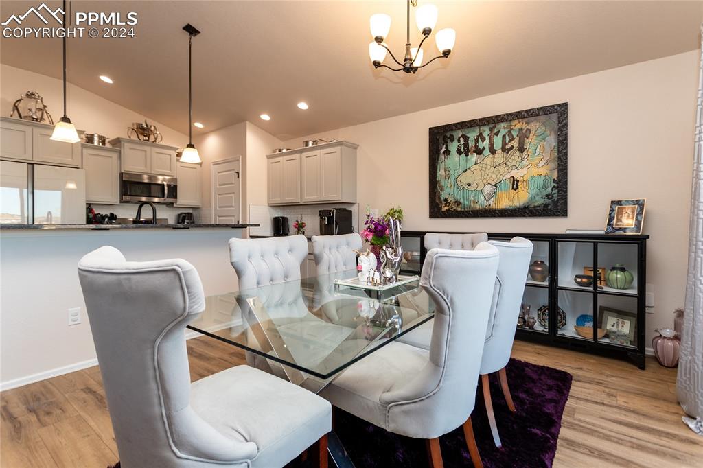 Image 13 of 43: Dining Area