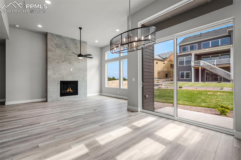 Image 5 of 32: Living Room