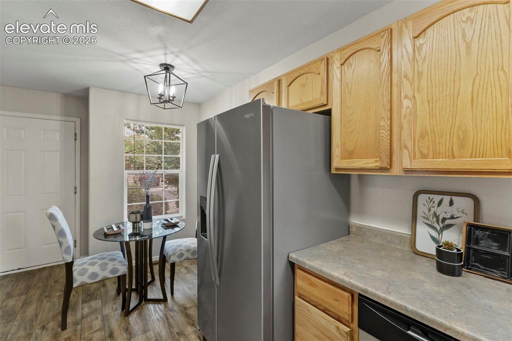 Image 21 of 48: Kitchen