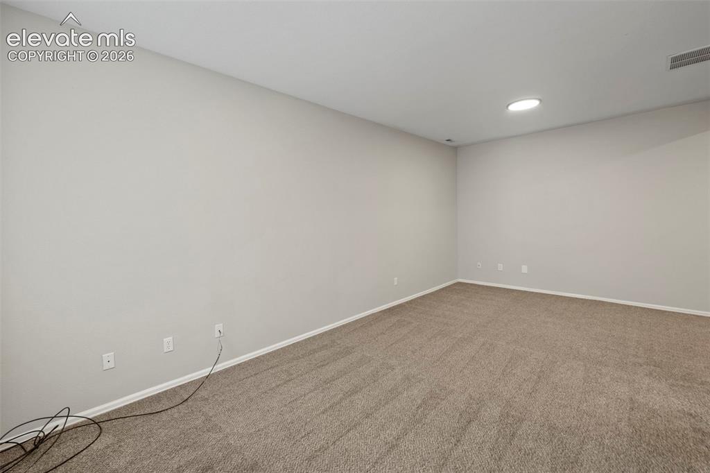 Image 36 of 48: Bed 3 - basement