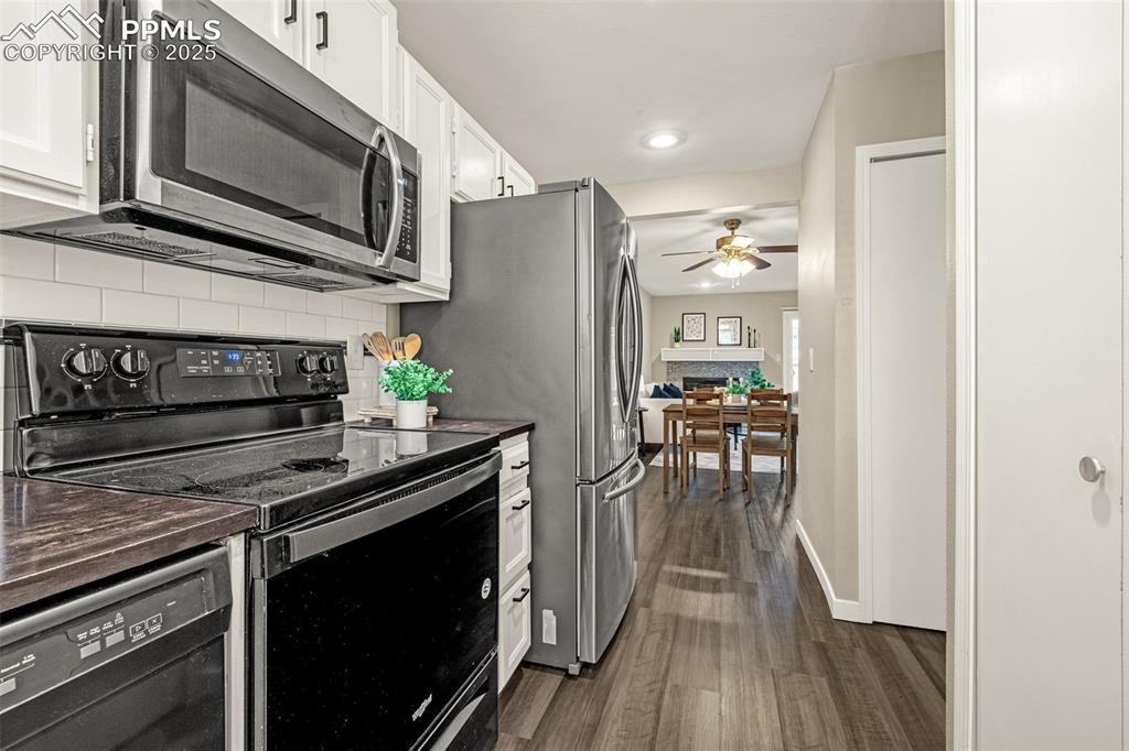 Image 11 of 29: Kitchen