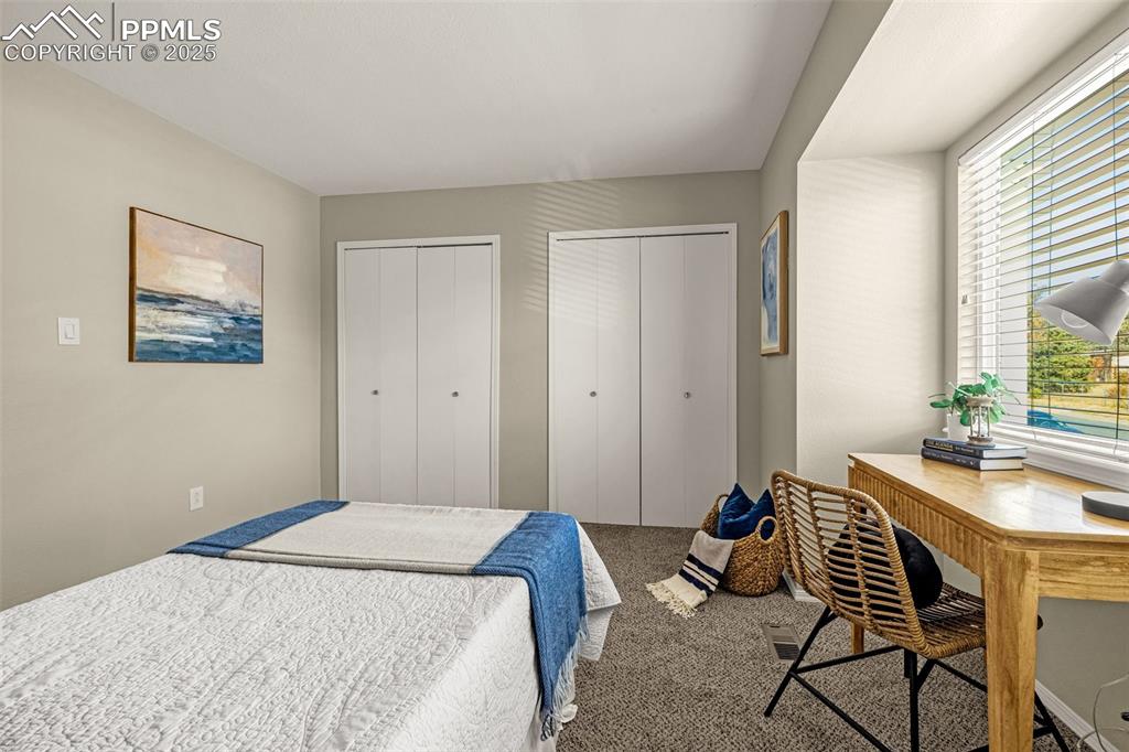 Image 23 of 29: Bedroom