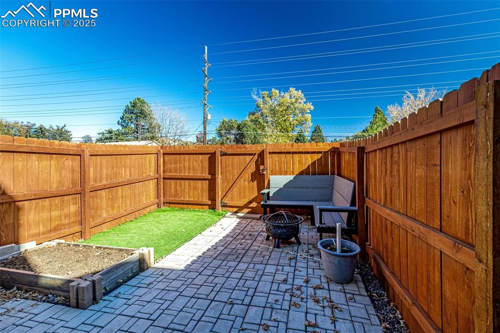 Image 26 of 29: Patio