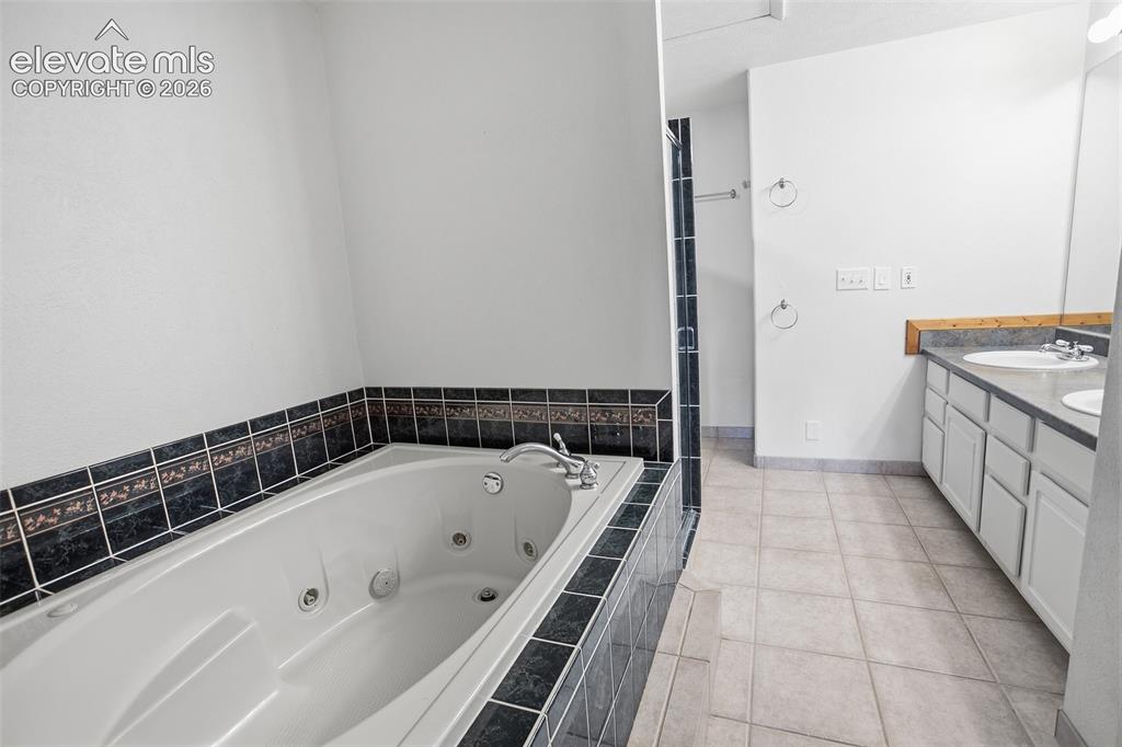 Image 34 of 42: Master Bath
