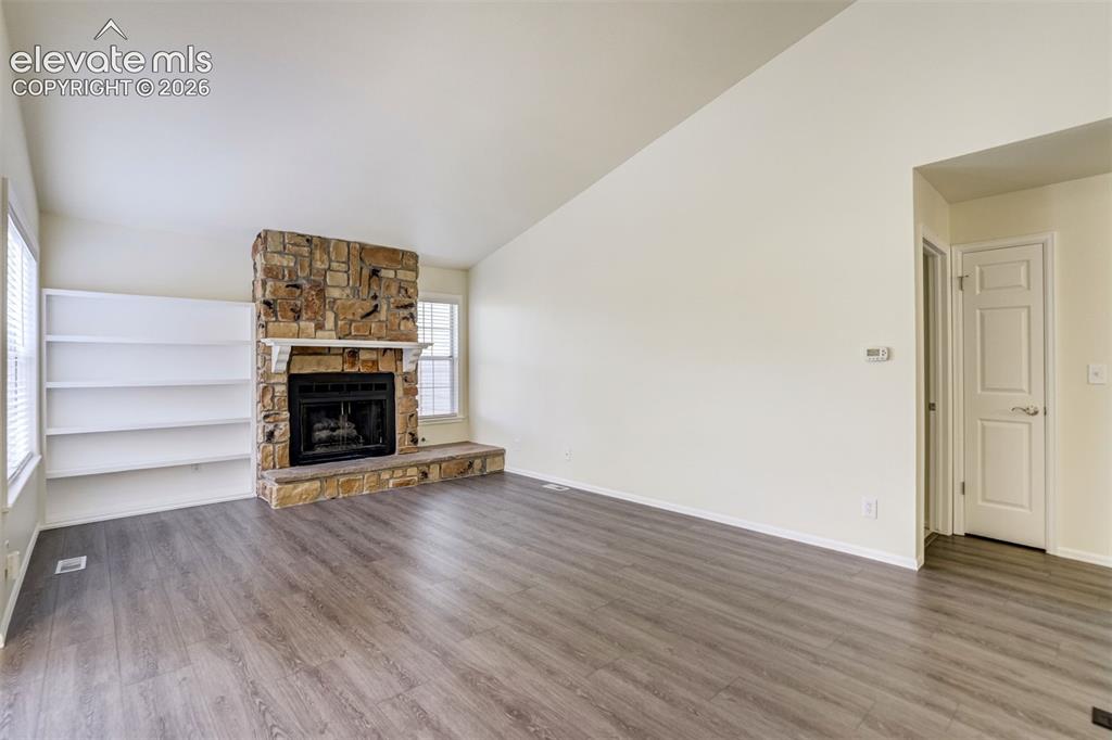 Image 9 of 50: Living Room