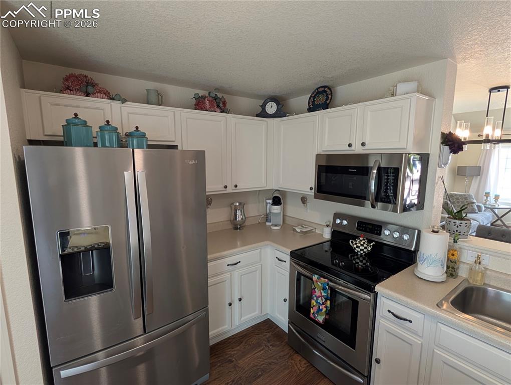 Image 7 of 30: french door fridge included