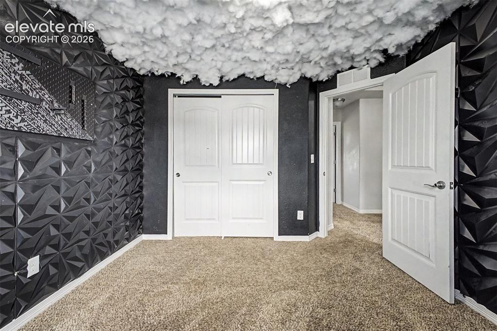 Image 38 of 39: Bedroom