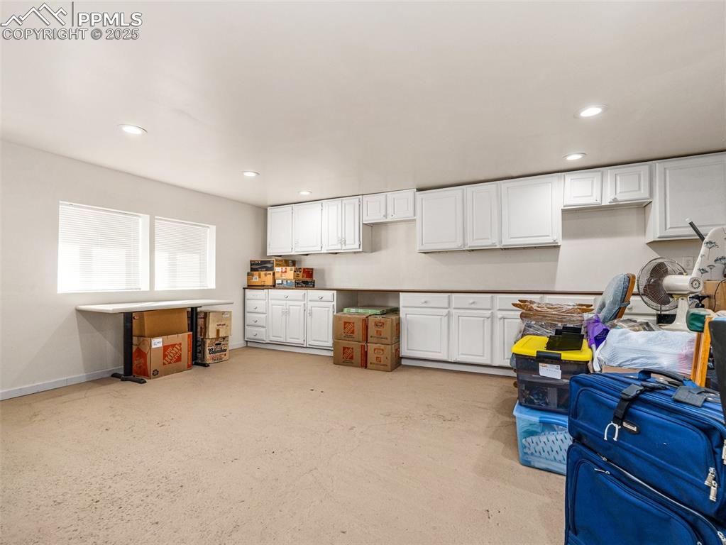 Image 25 of 39: Workshop