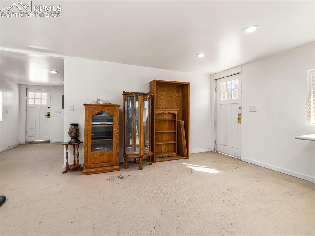 Image 26 of 39: Workshop