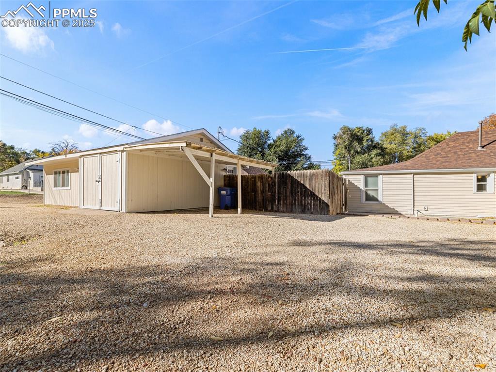 Image 27 of 39: Back of Structure