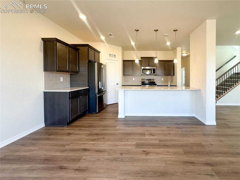 Image 10 of 46: Dining Area