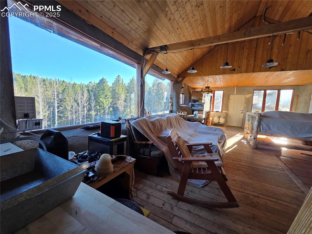 Image 11 of 24: Deck