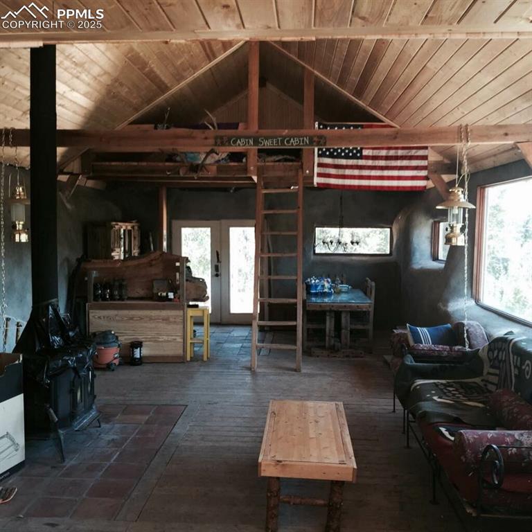 Image 5 of 24: Living Room