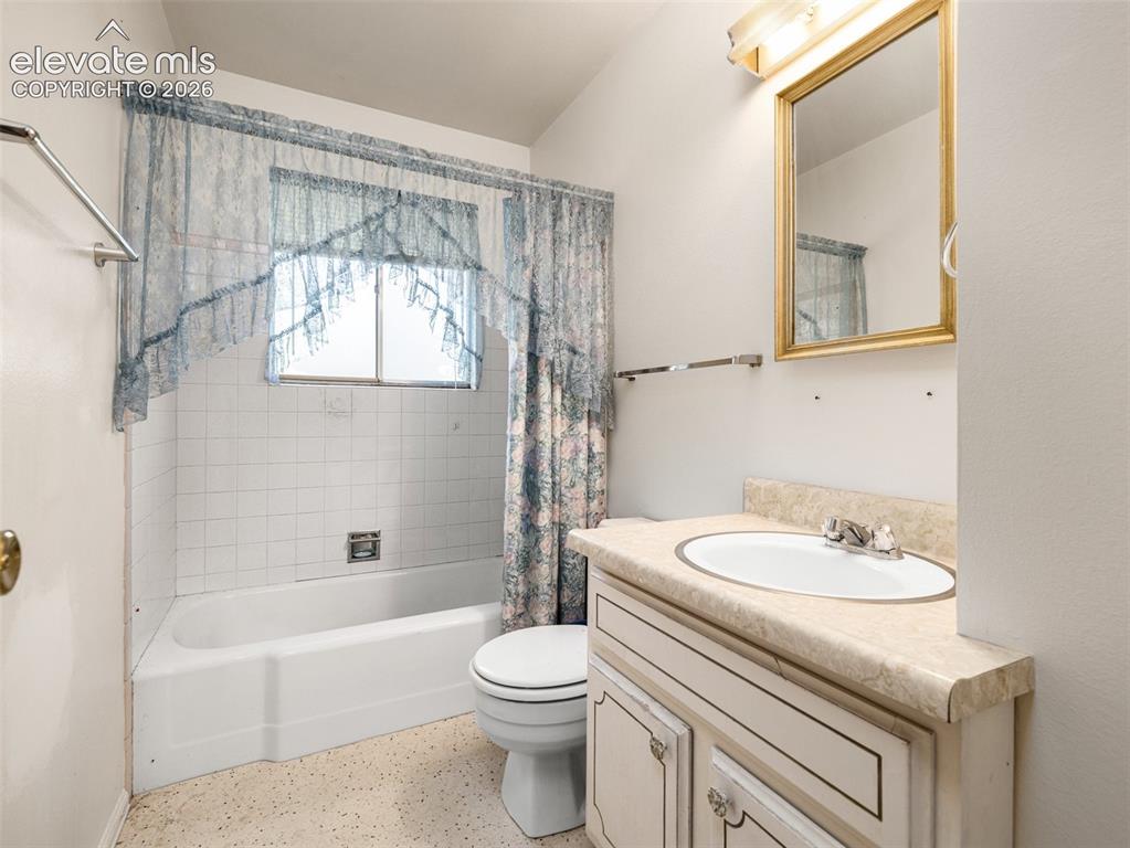 Image 11 of 29: Bathroom