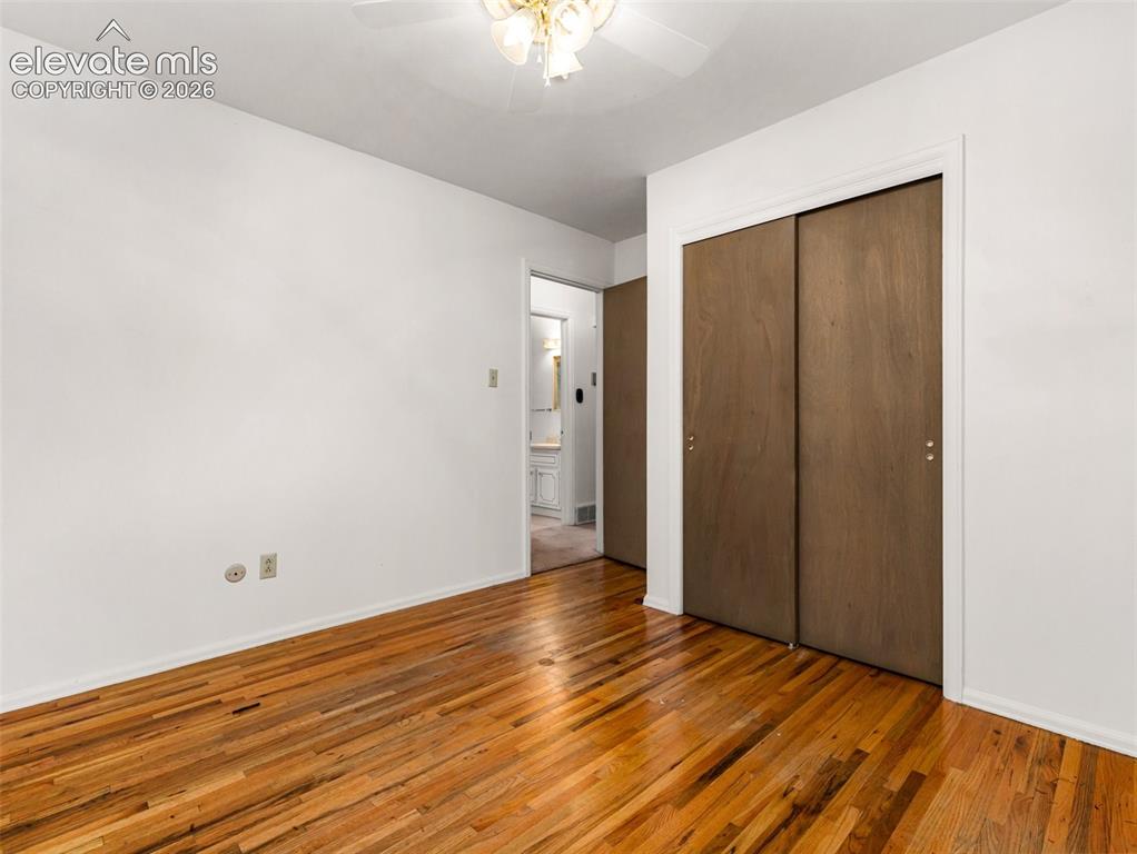Image 15 of 29: Bedroom