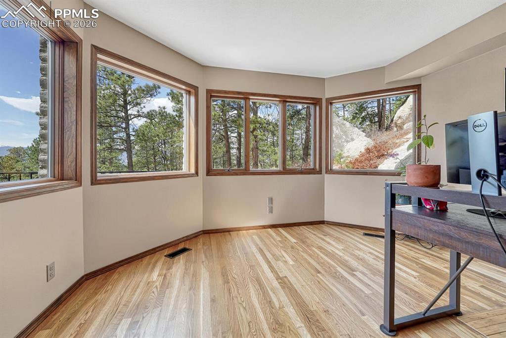 Image 11 of 48: Office